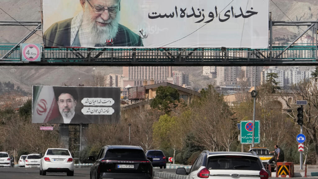 إيران تستعد لتشييع ضخم للمرشد الأعلى الراحل على مدى ثلاثة أيام