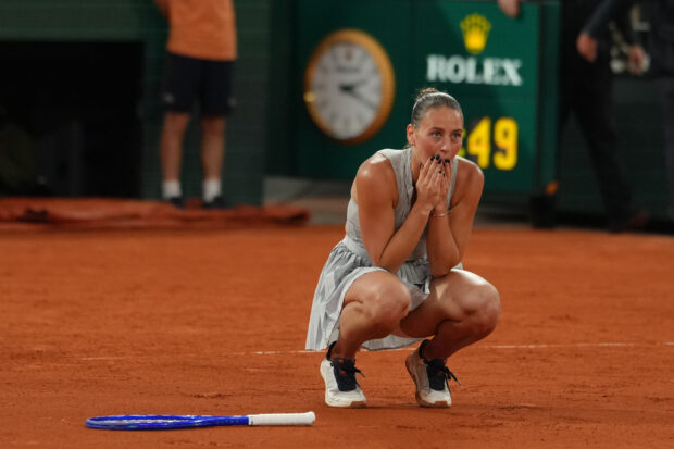 Marta Kostyuk sinks Elina Svitolina to reach French Open semis