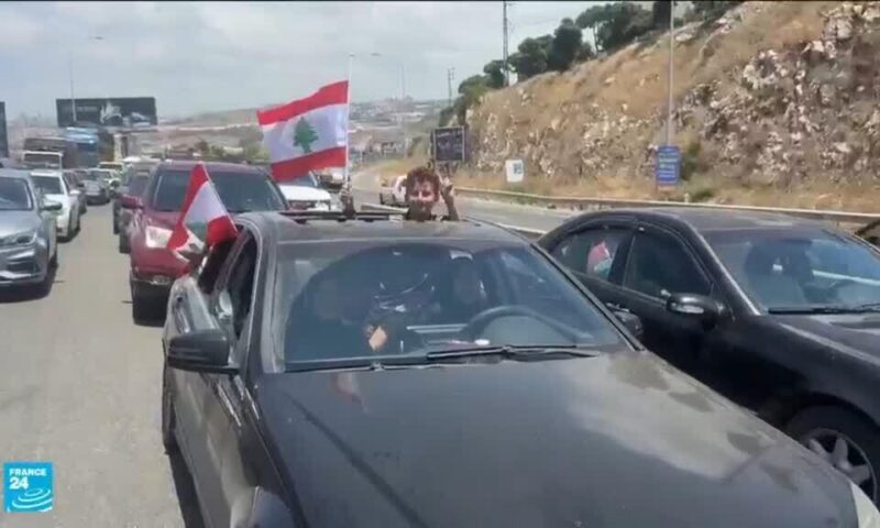 عودة اللبنانيين إلى الجنوب: فرح ممزوج بصدمة الخراب والدمار