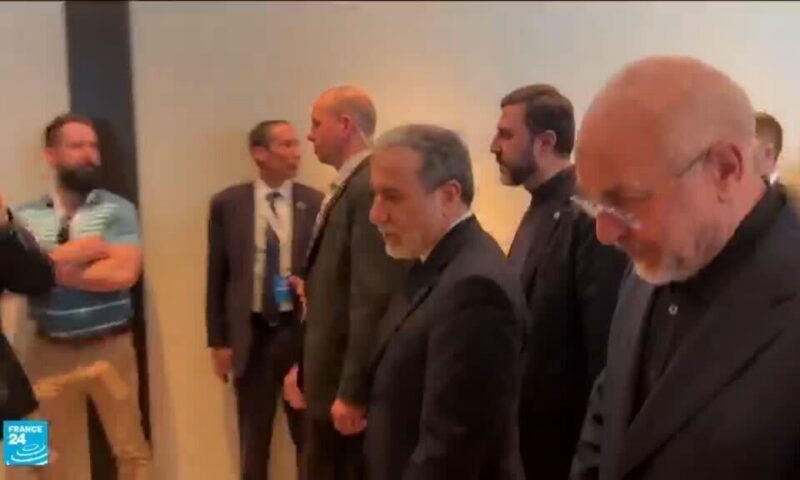بعد بداية متوترة.. “تقدم مشجّع” في نهاية الجولة الأولى من المفاوضات الأمريكية الإيرانية
