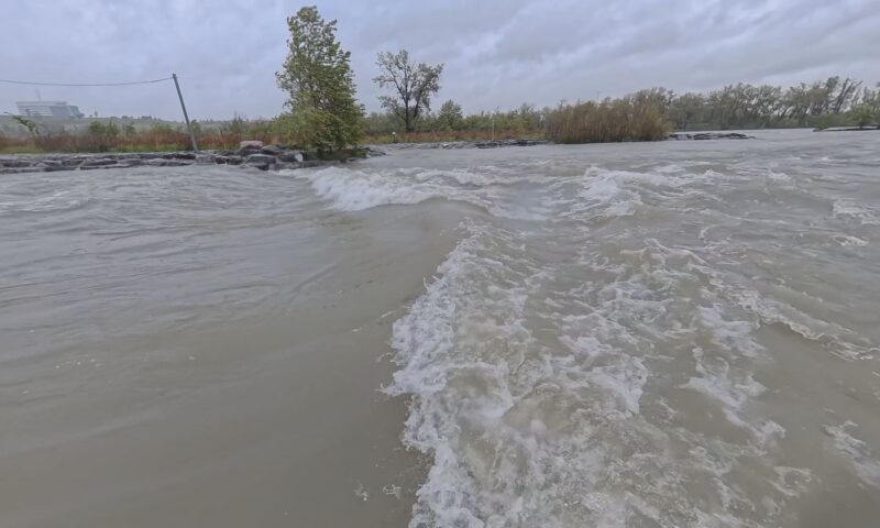 City of Calgary officials forecast river levels to peak by Tuesday