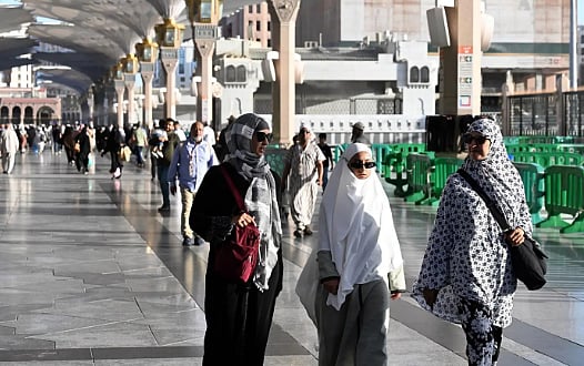 حجاج بيت الله الحرام يشيدون بالخدمات المقدمة لهم في المدينة المنورة بعد إتمام الحج