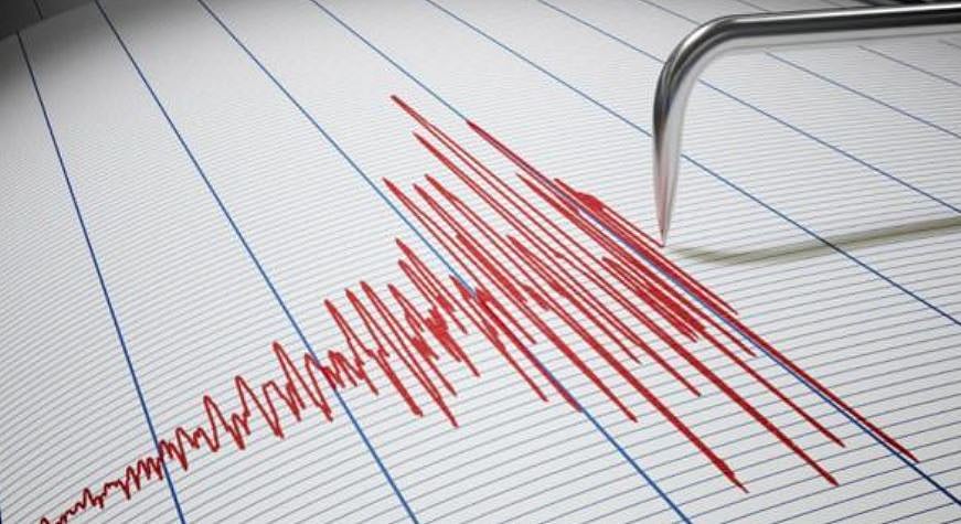 زلزال قوته 6.1 درجة يقع قبالة ساحل جنوب إيطاليا