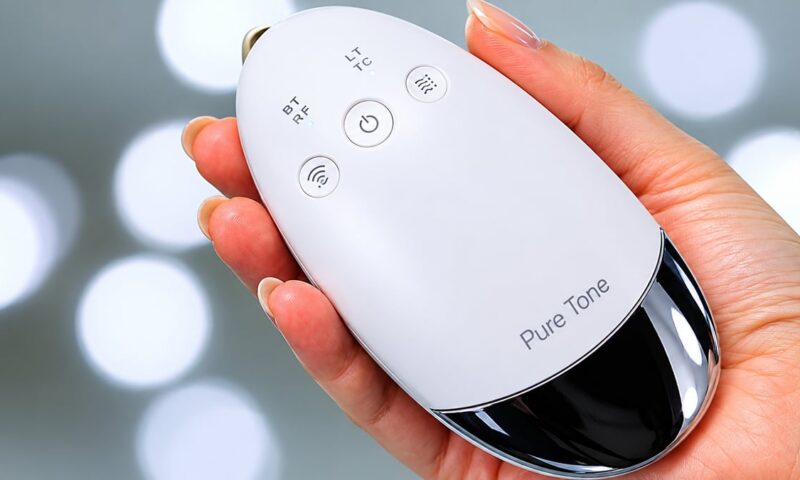 Review: This portable beauty gadget promises firmer skin in just three minutes (aff)