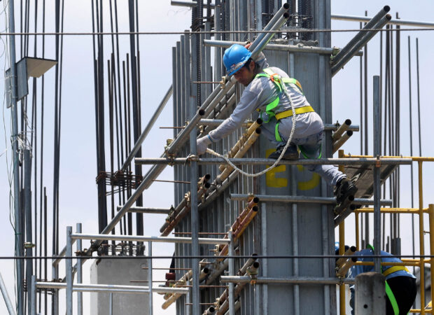 Unions, employers press Marcos for stronger labor rights protection