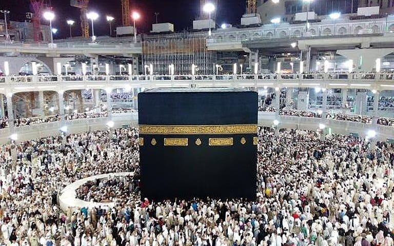«الحج»: المملكة تمكن القادمين بمختلف أنواع التأشيرات من أداء العمرة بكل يُسر وطمأنينة