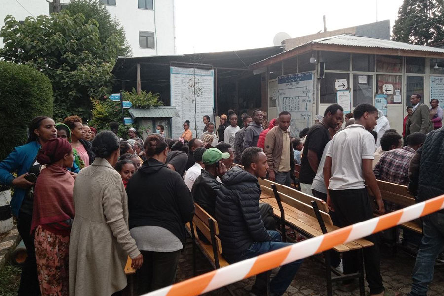 Electoral Board Extends Voting Past Deadline as Manual System Bottleneck Strands Voters