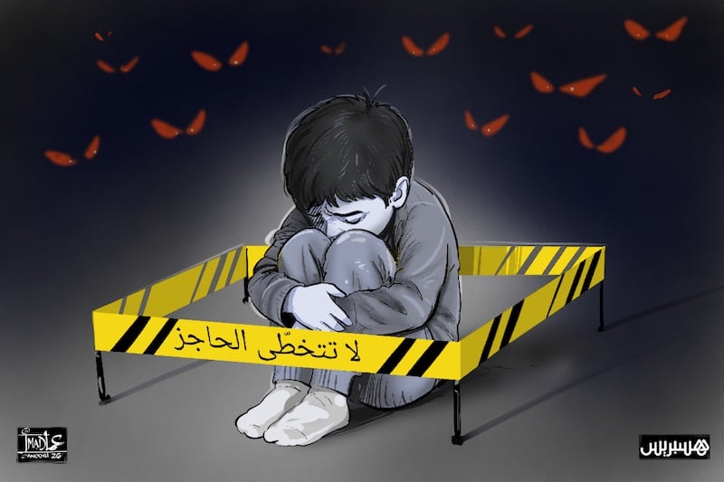 نشطاء يحذرون من تداعيات نشر فيديو “الطفل المُجبر على شرب الخمر”