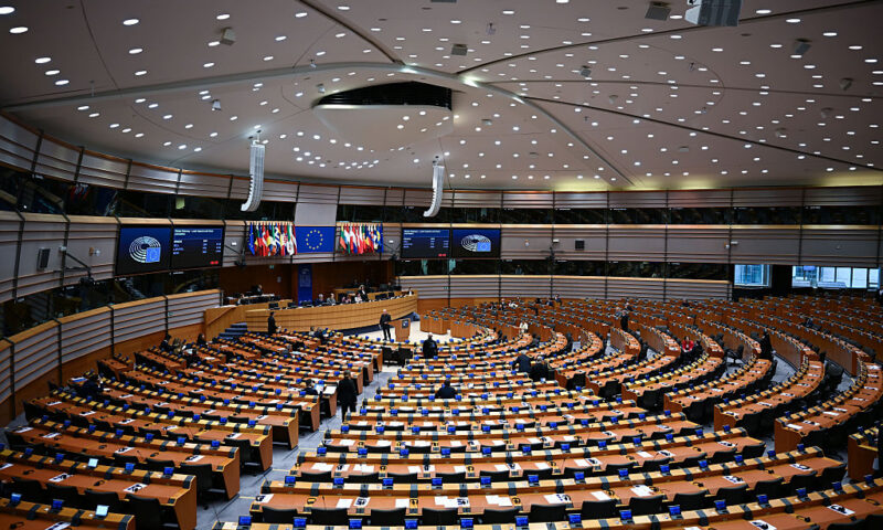 EU seals deal on ‘return hubs’ in migration overhaul