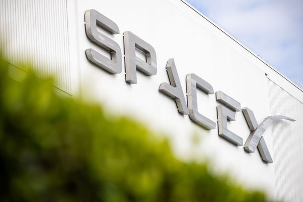 Morningstar values SpaceX at $780 billion — about half its IPO target