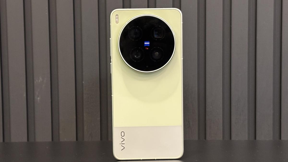 Vivo X300 Ultra Review | Delivers consistency, realism and a premium photography experience