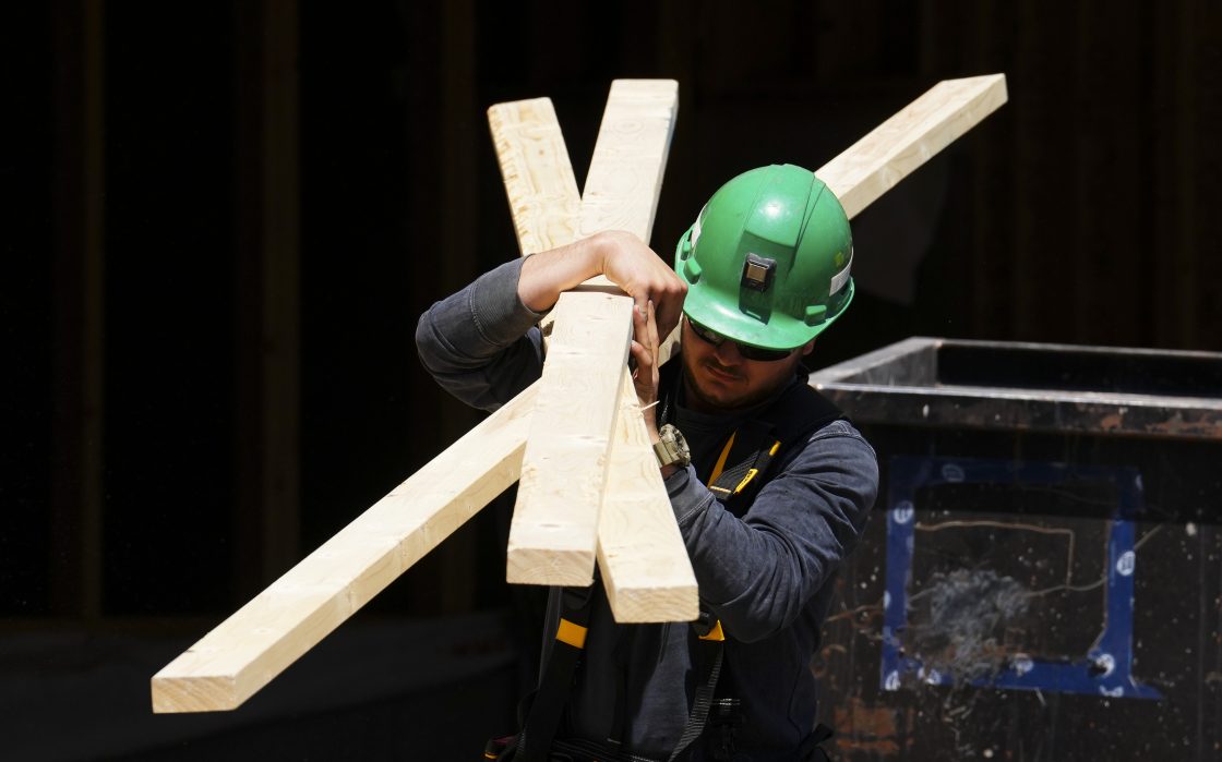Are we in a recession? ‘Be careful’ with indicators, says Bank of Canada