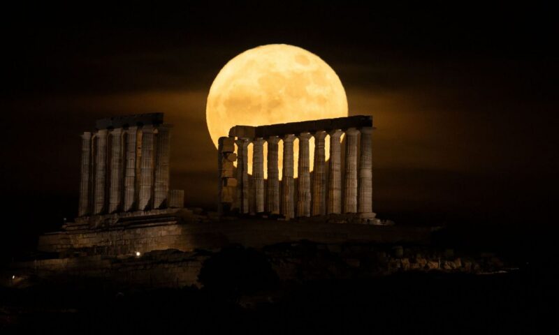 May’s Blue Moon wows stargazers worldwide — see these stunning photos of the smallest full moon of 2026