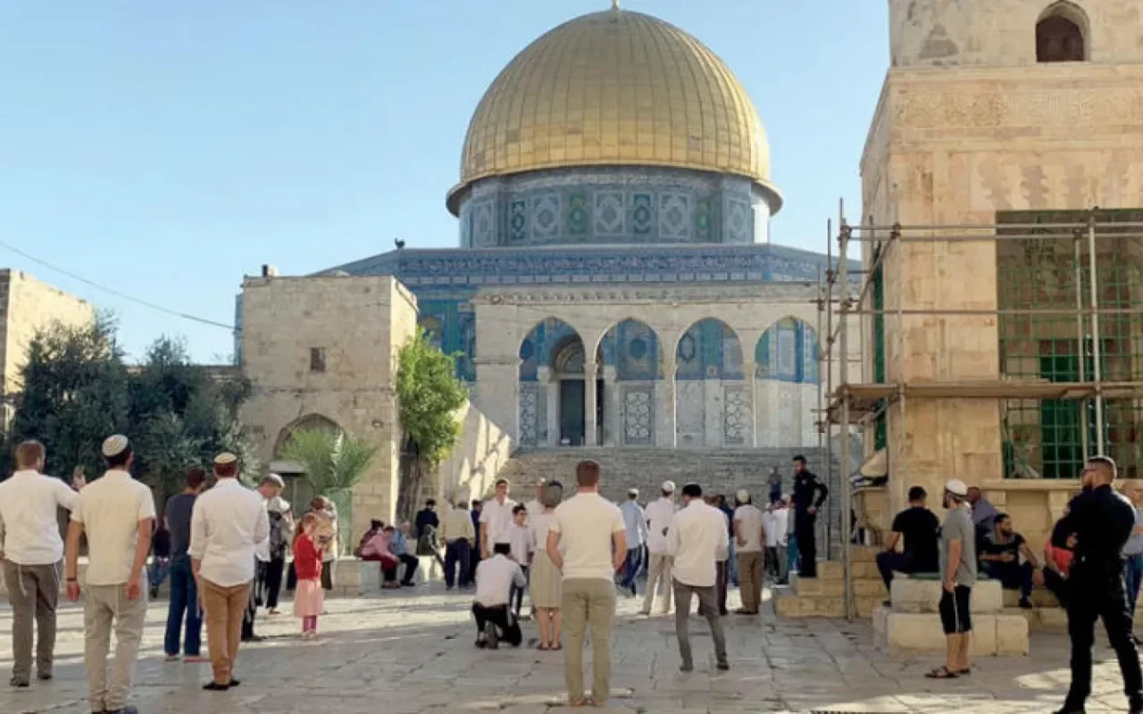 تعتيم على انتهاكات الأقصى.. الاحتلال يقلص حراس المسجد ويمنع توثيق الاقتحامات