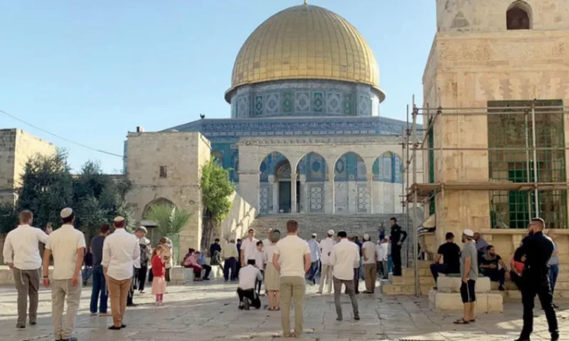 تعتيم على انتهاكات الأقصى.. الاحتلال يقلص حراس المسجد ويمنع توثيق الاقتحامات