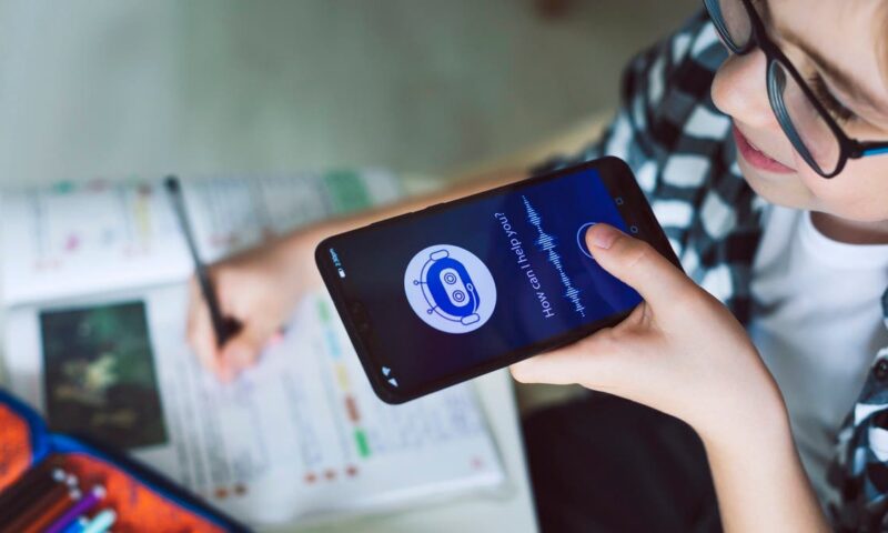 دراسة جديدة: المستخدمون لا يريدون روبوتات دردشة مفرطة في الود