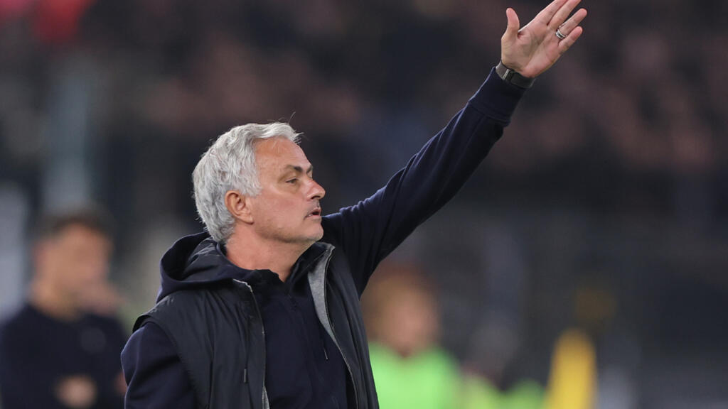 ريال مدريد يعلن تعيين جوزيه مورينيو مدربا لـ”الملكي” لمدة ثلاثة مواسم