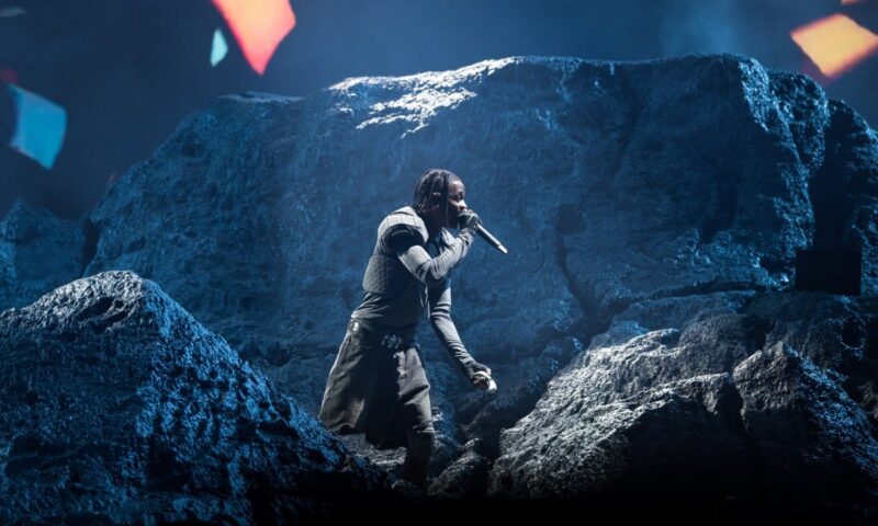 Fans furious at Travis Scott’s 20-minute Istanbul debut set