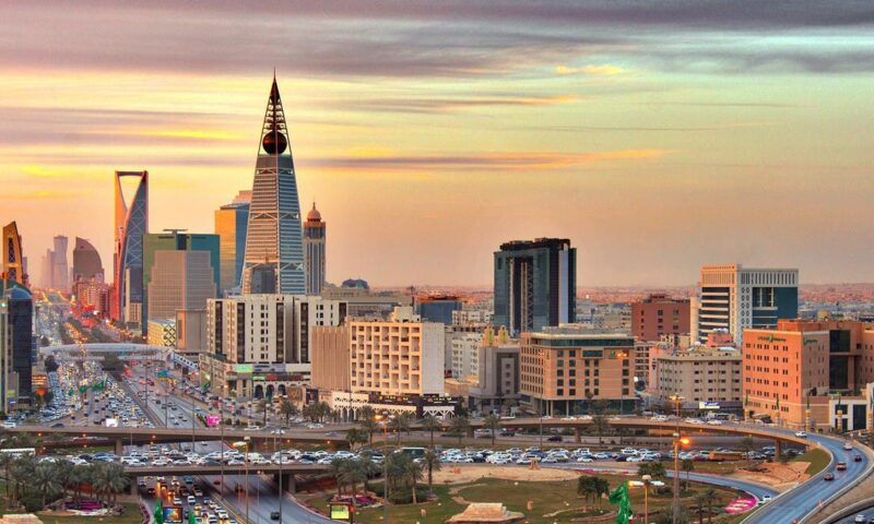 “الرياض المالية” تتوقع تسارع نمو الاقتصاد السعودي إلى 6.8% في 2027