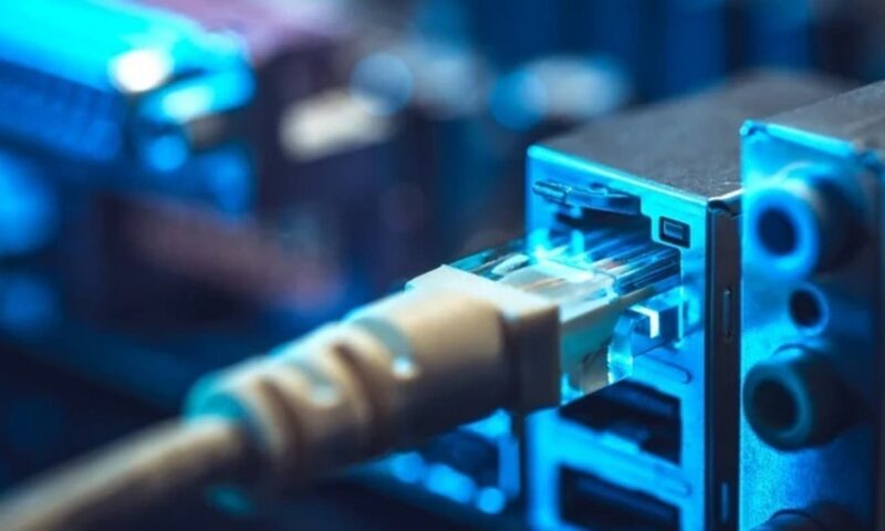 5 أجهزة يُنصح دائمًا بتوصيلها عبر كابل Ethernet