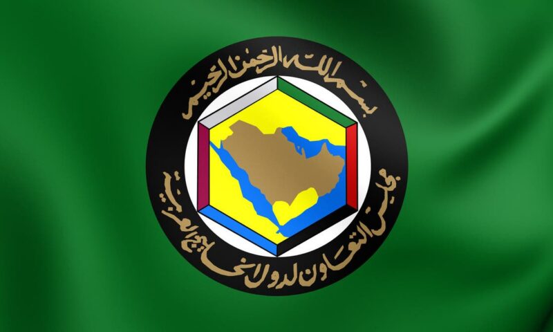 ترحيب خليجي بإطلاق سلطنة عُمان خطة إجلاء بحارة عالقين عبر ممر بحري مؤقت