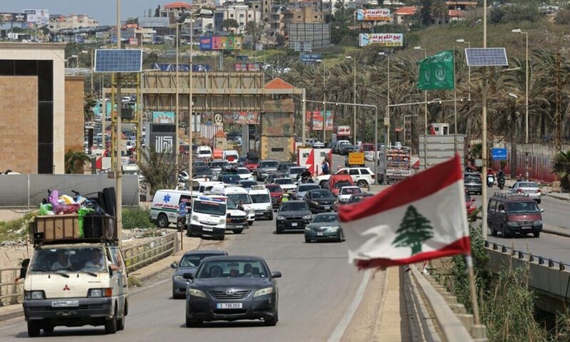 الجيش اللبناني يدعو النازحين إلى التريث في العودة للجنوب