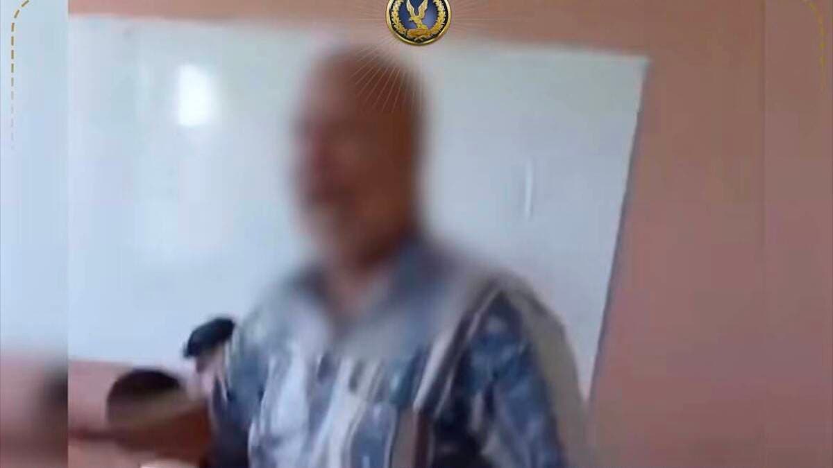 لرفضه السماح بالغش.. ضبط شخصين أتلفا سيارة مراقب امتحانات في مصر
