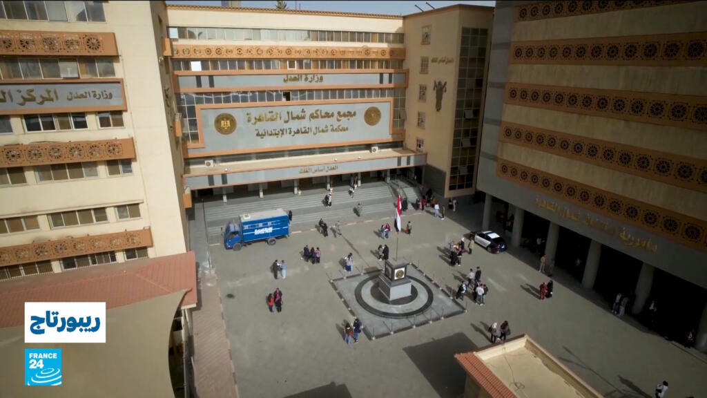 بين النفقة والسكن.. معاناة المطلقات في مصر