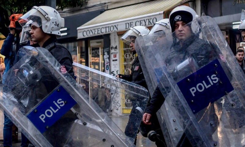 قبيل قمة للناتو.. تركيا توقف 100 شخص بتهمة تتعلق بالإرهاب