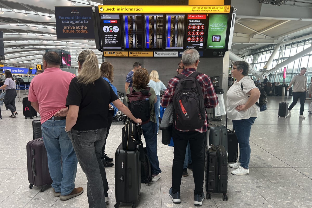 Disruptive passengers could face nationwide flight ban under new government plans