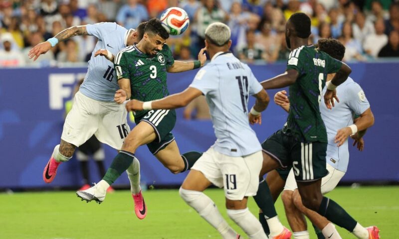 لاجامي والدوسري في قائمة السعودية الأساسية أمام إسبانيا