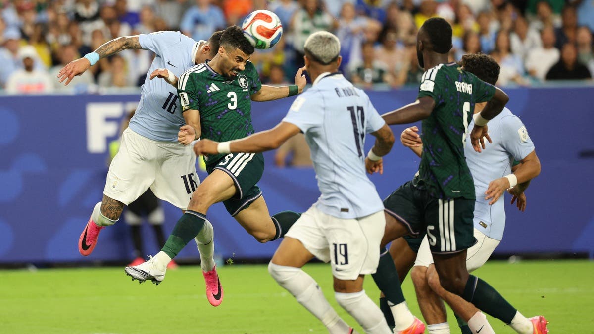 لاجامي والدوسري في قائمة السعودية الأساسية أمام إسبانيا