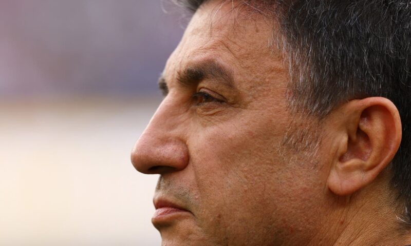 مدرب إيران يتهم زملاءه الـ47 بالتواطؤ في كأس العالم