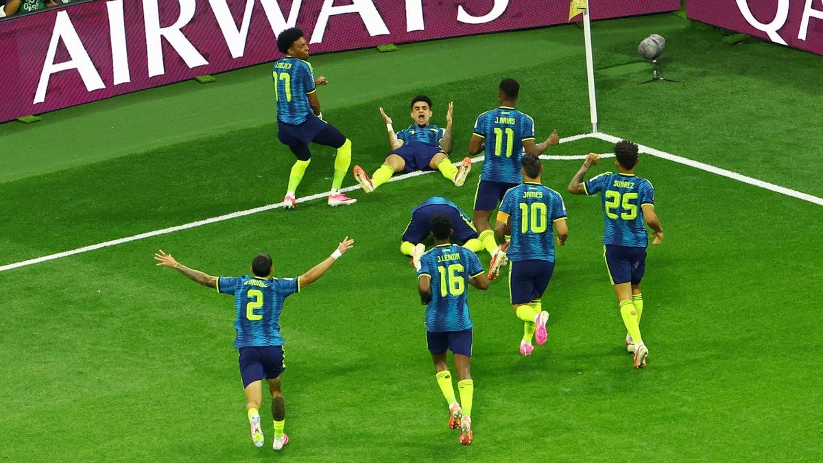 بثلاثية.. بداية مميزة لكولومبيا أمام أوزبكستان