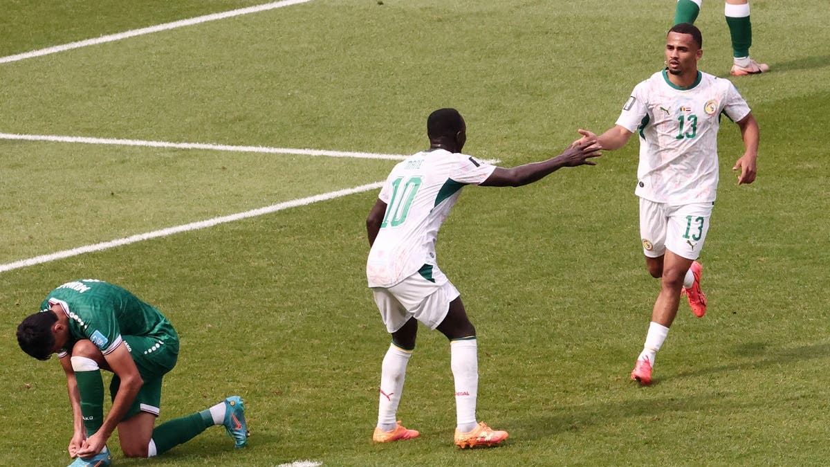السنغال تهزم العراق بخماسية وتتمسك ببصيص الأمل