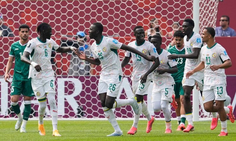 السنغال تتفوق على المغرب والجزائر في كأس العالم