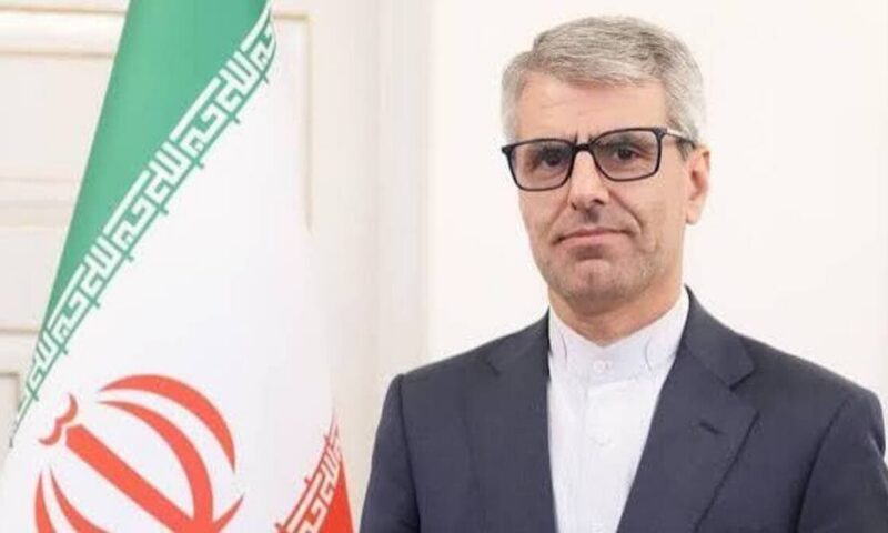 طهران تنظر في احتمال توقيع بزشكيان وترامب مذكرة التفاهم