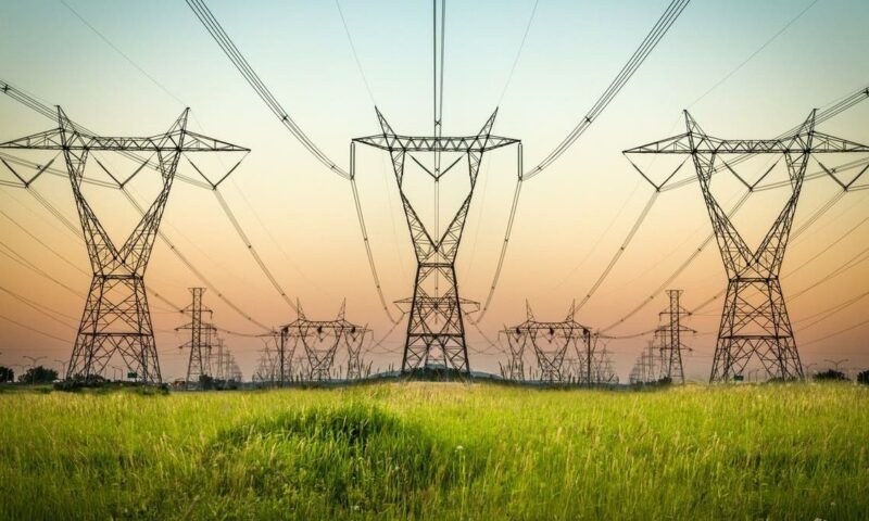 مصر ترفع أسعار الكهرباء 20% للأنشطة التجارية كثيفة الاستهلاك في الأوقات المتأخرة