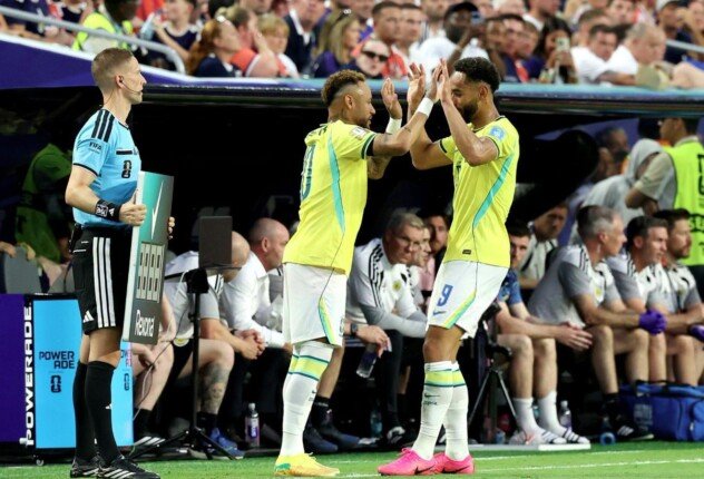 كأس العالم 2026.. نيمار يتحدث عن لحظة عودته مع منتخب البرازيل:«لم أتمالك دموعي»