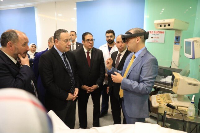 وزير التعليم العالي ورئيس جامعة القاهرة يفتتحان مشروعات طبية جديدة بمستشفيات قصر العيني