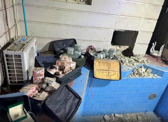 تطور جديد.. السلطات العراقية تضبط 11 مليون دولار مع وكيل وزير النفط