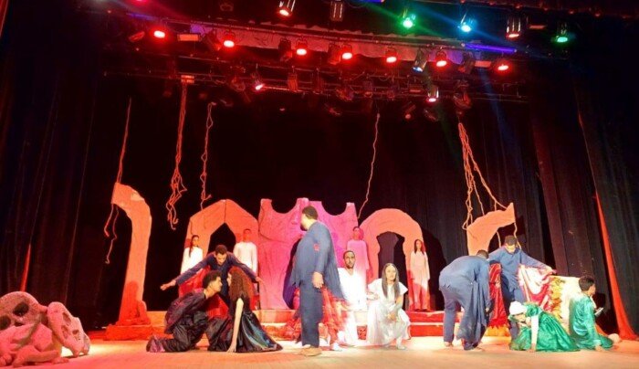 «لعبة خروج» و«أحداث لا تمت للواقع بصلة» يشعلان الموسم المسرحي لقصور الثقافة