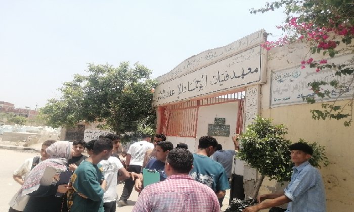 جدل حول امتحان البلاغة بالثانوية الأزهرية في الشرقية.. مطالب بإلغاء جزئية «القرينة» وإعادة توزيع درجتها