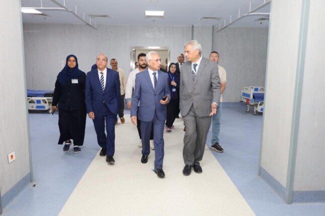 تضم 11 غرفة عمليات و50 سرير رعاية.. تفاصيل جولة رئيس جامعة المنيا بالمستشفى الثلاثي المعتمد