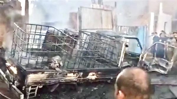 السيطرة على حريق سيارة نقل محملة ببراميل زيت أعلى جسر النيل بالمنوفية