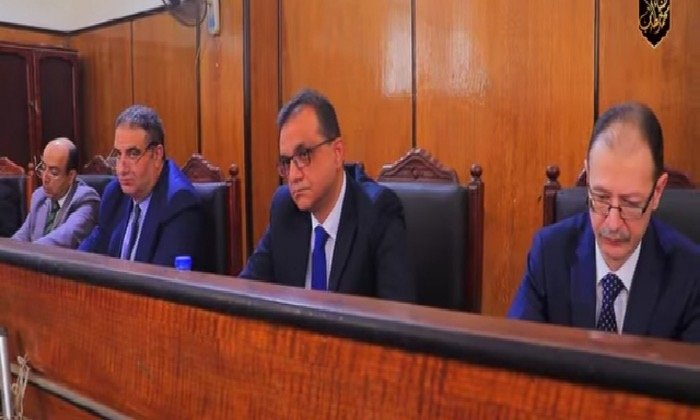 تأجيل محاكمة المتهم بإشعال النيران في والدته وشقيقه بالشرقية ليوليو القادم