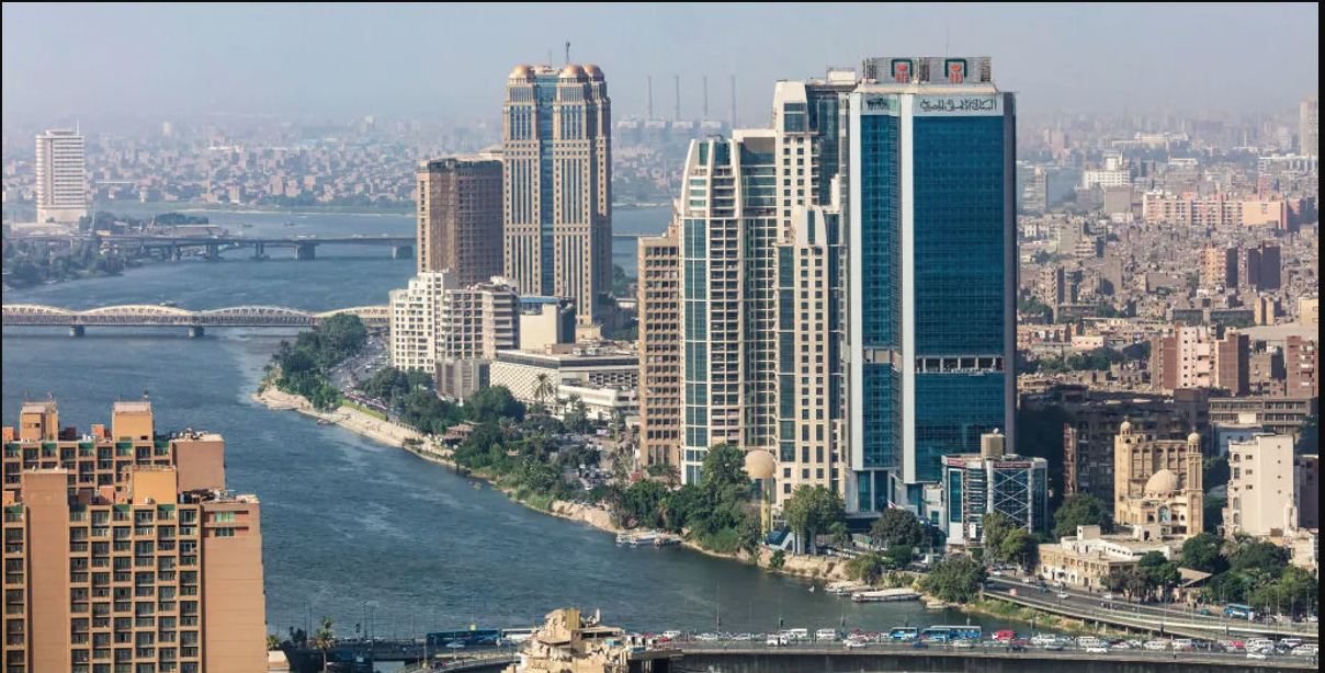 «الأوروبي لإعادة الإعمار» يتوقع نمو الاقتصاد المصري بنسبة 4.9% في 2026 و2027
