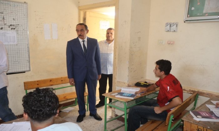 محافظ سوهاج يتفقد لجان امتحانات الثانوية العامة بمركز جهنية