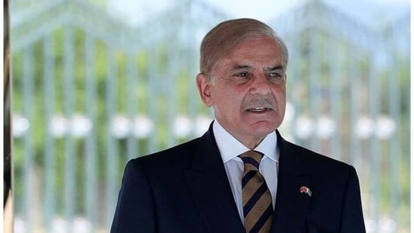 رئيس الوزراء الباكستاني يلغي رحلته إلى سويسرا لتوقيع الاتفاق الأمريكي الإيراني