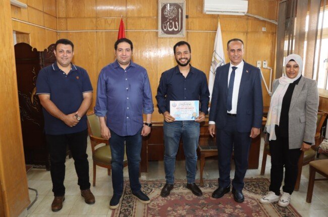 نائب محافظ بني سويف يشهد تكريم فريق إدارة ببا الصحية بعد اعتماد 3 وحدات